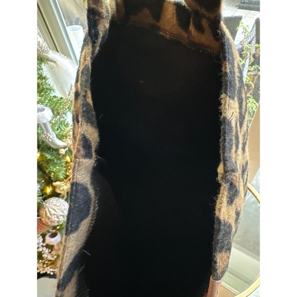 Little Leopard With Striped Band And Bee Tote Bag 16”Wide & 10.5”Long & 6”Deep - Picture 5 of 5